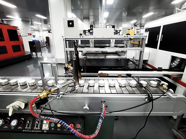 Coating and decoration line inside the Maven facility